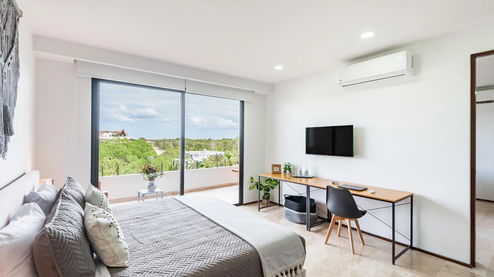 Tulum City Apartments At Menesse Tulum