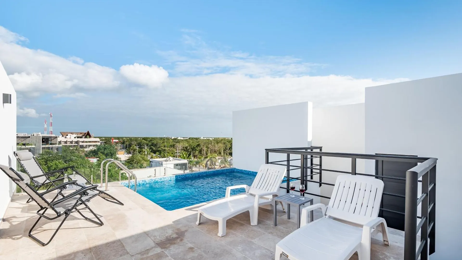 Tulum City Apartments At Menesse Tulum