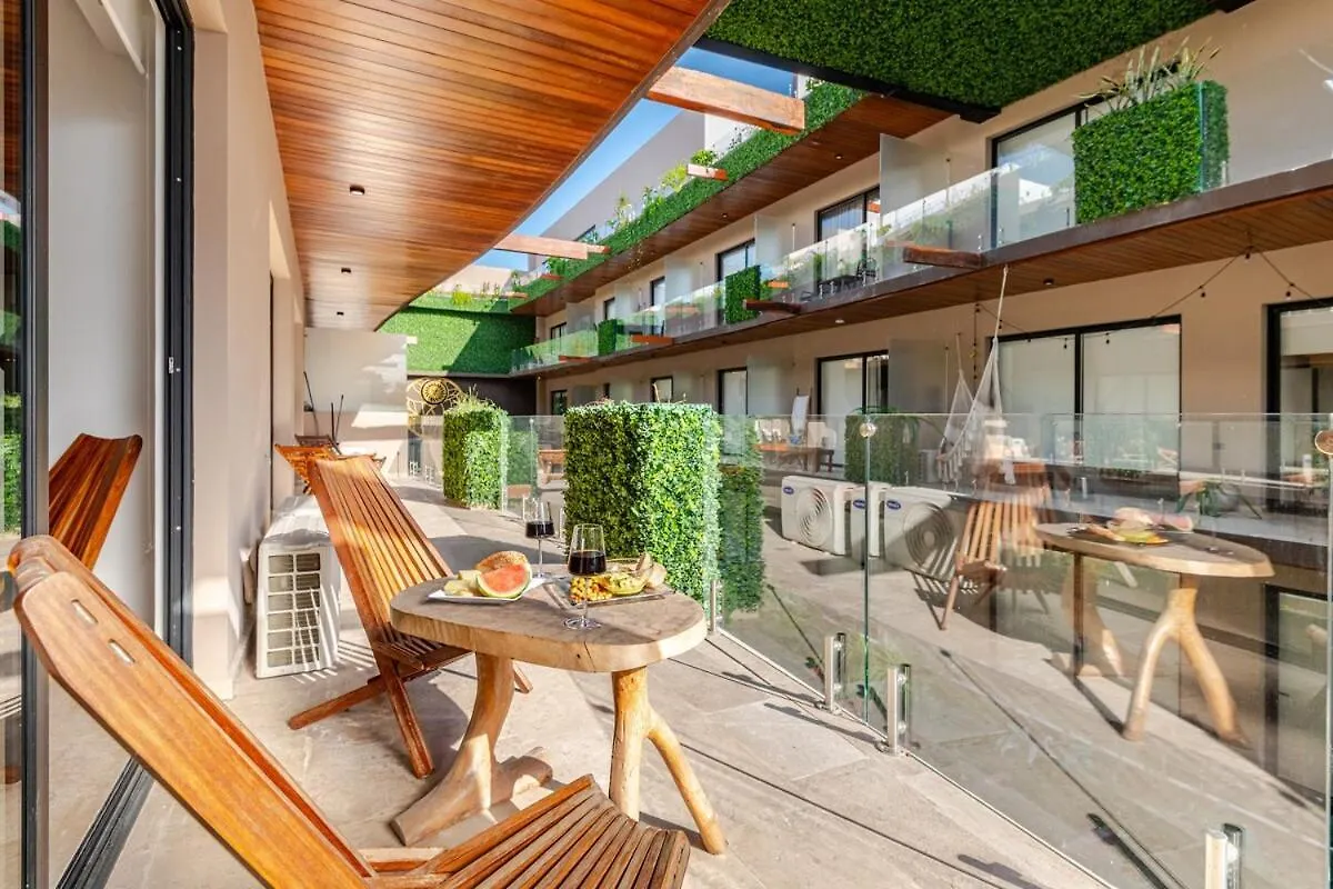 Tulum City Apartments At Menesse Τουλούμ