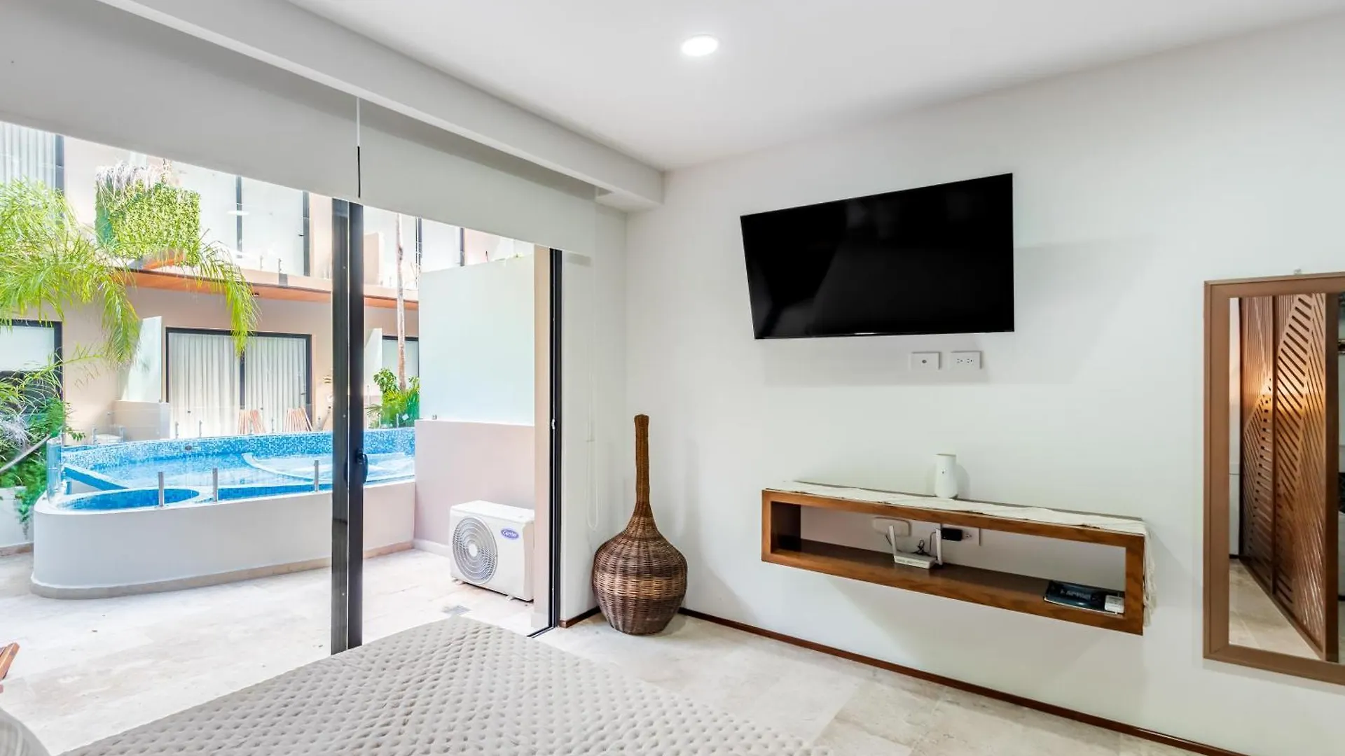 Tulum City Apartments At Menesse Τουλούμ