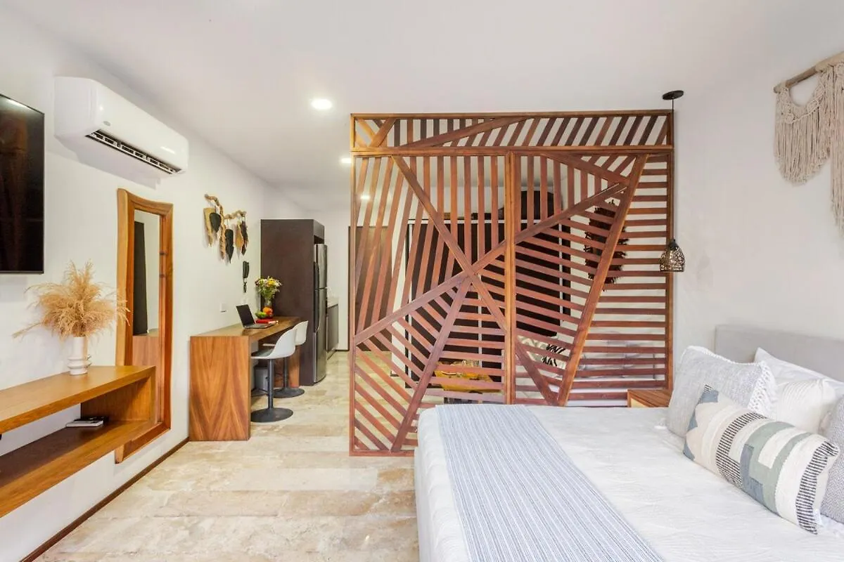 Tulum City Apartments At Menesse Τουλούμ