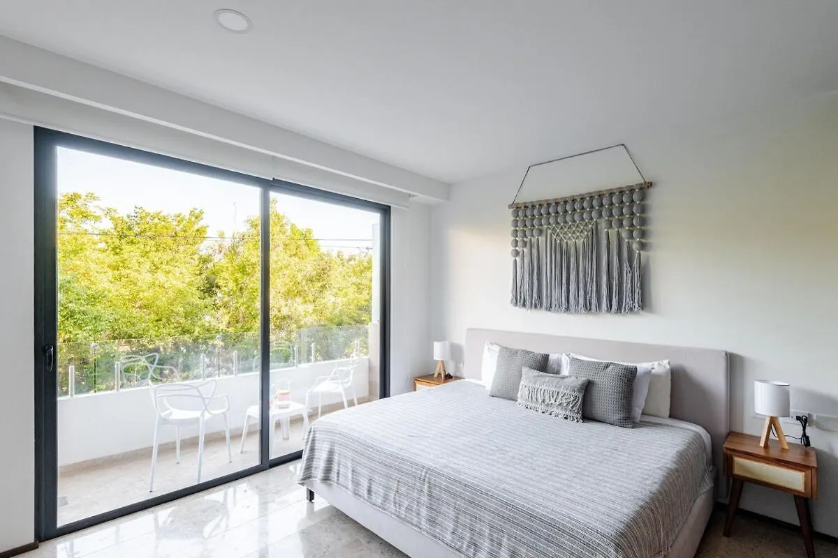 Tulum City Apartments At Menesse Τουλούμ
