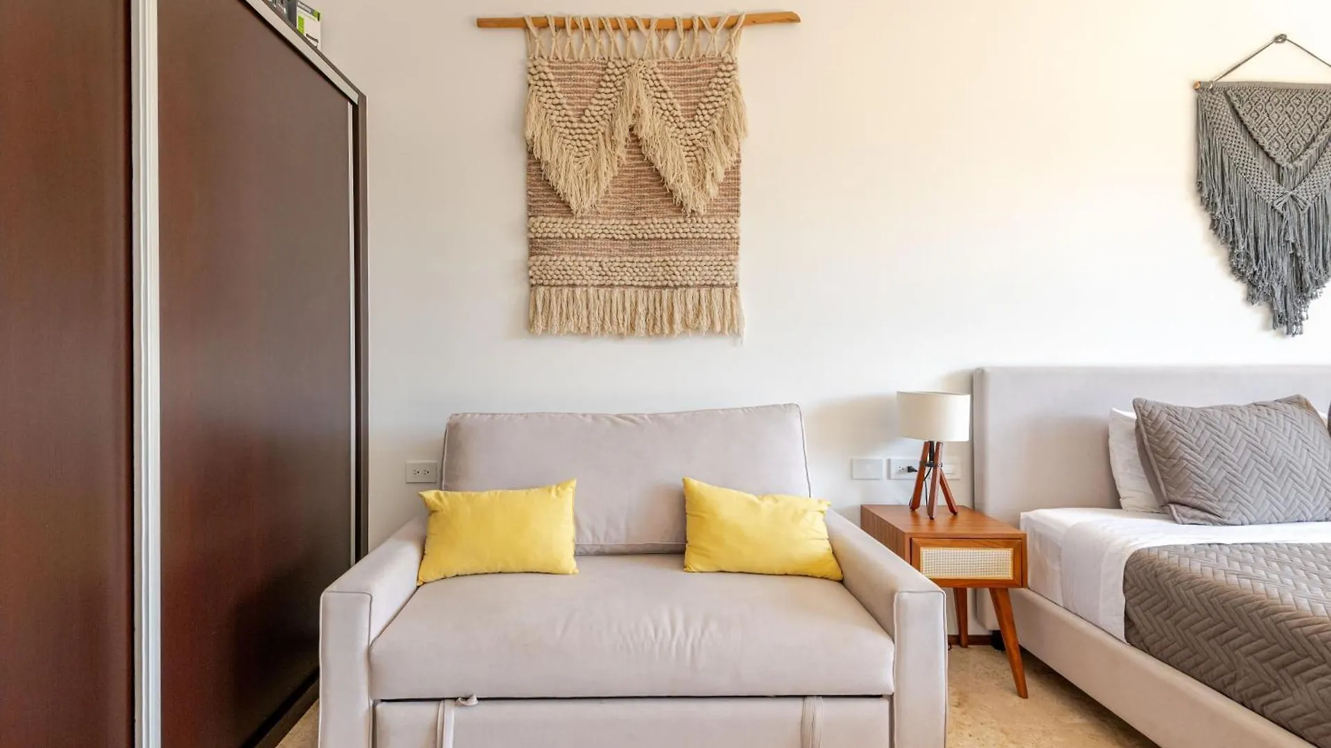 Tulum City Apartments At Menesse Τουλούμ